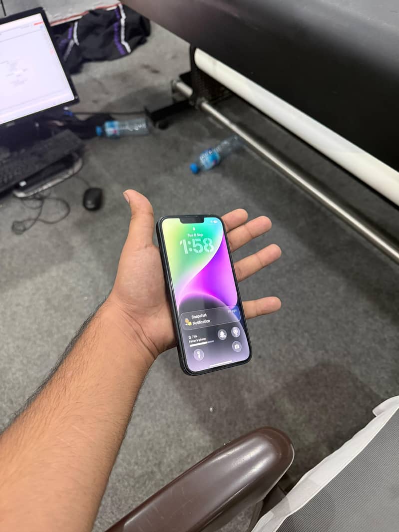 Apple iPhone 14 3
