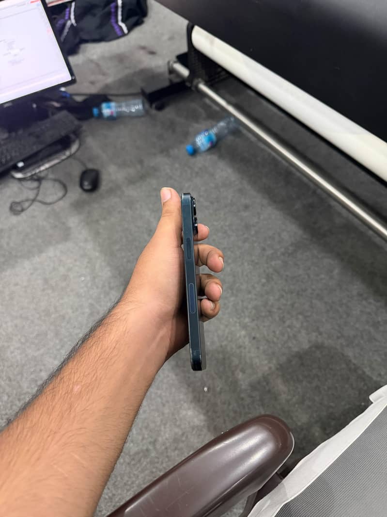 Apple iPhone 14 4