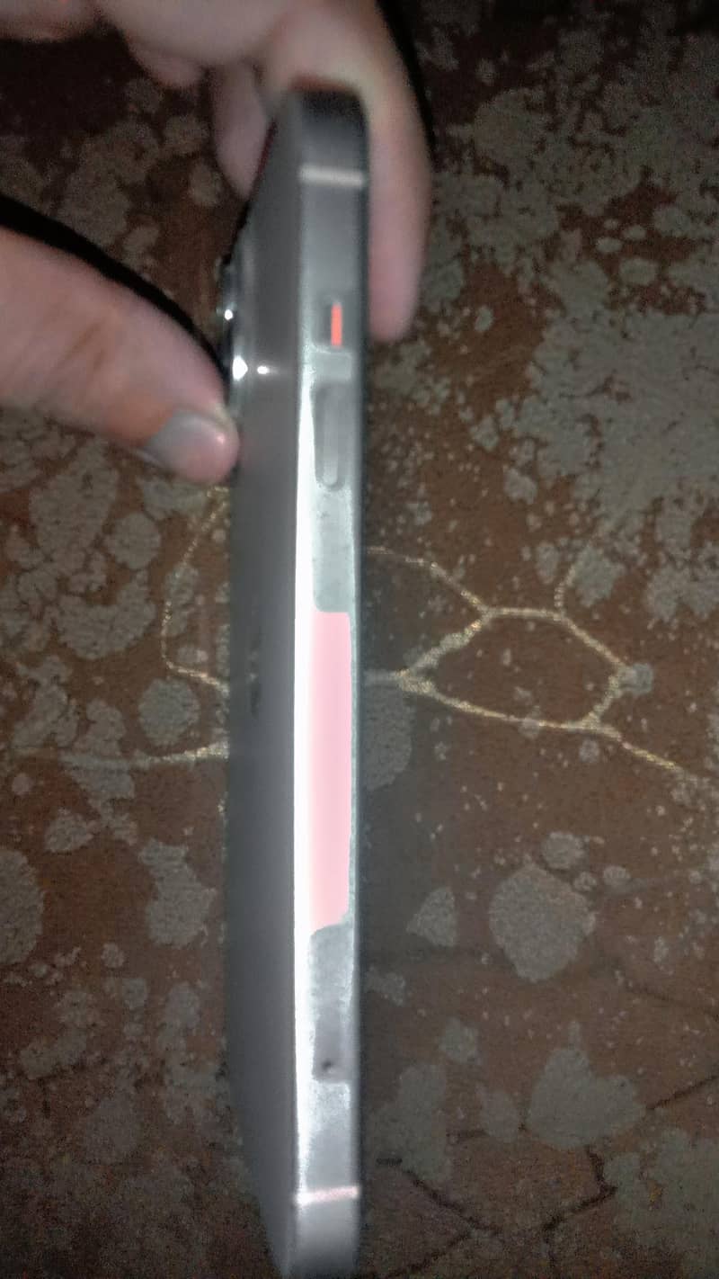 Apple iPhone 13 2