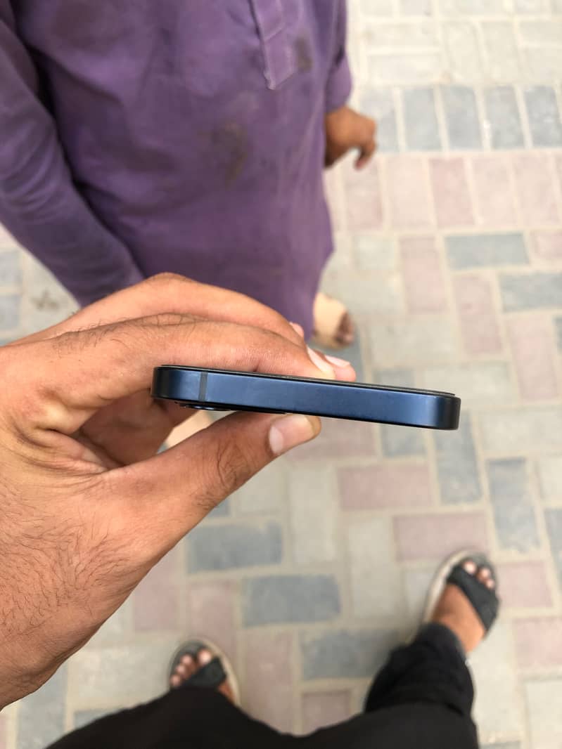 Apple iPhone 12 2