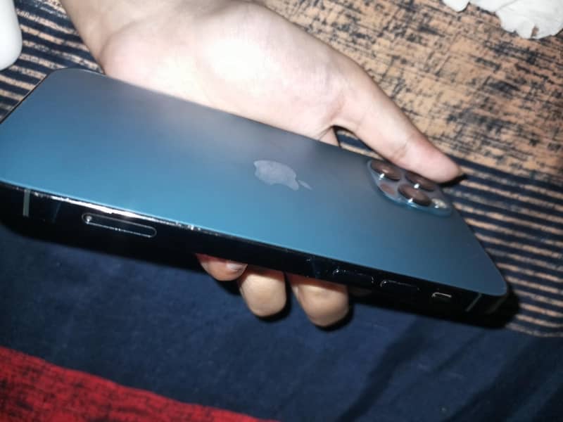 Apple iPhone 12 Pro 3