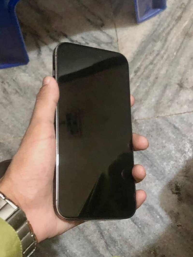 Apple iPhone 14 Pro Max 0