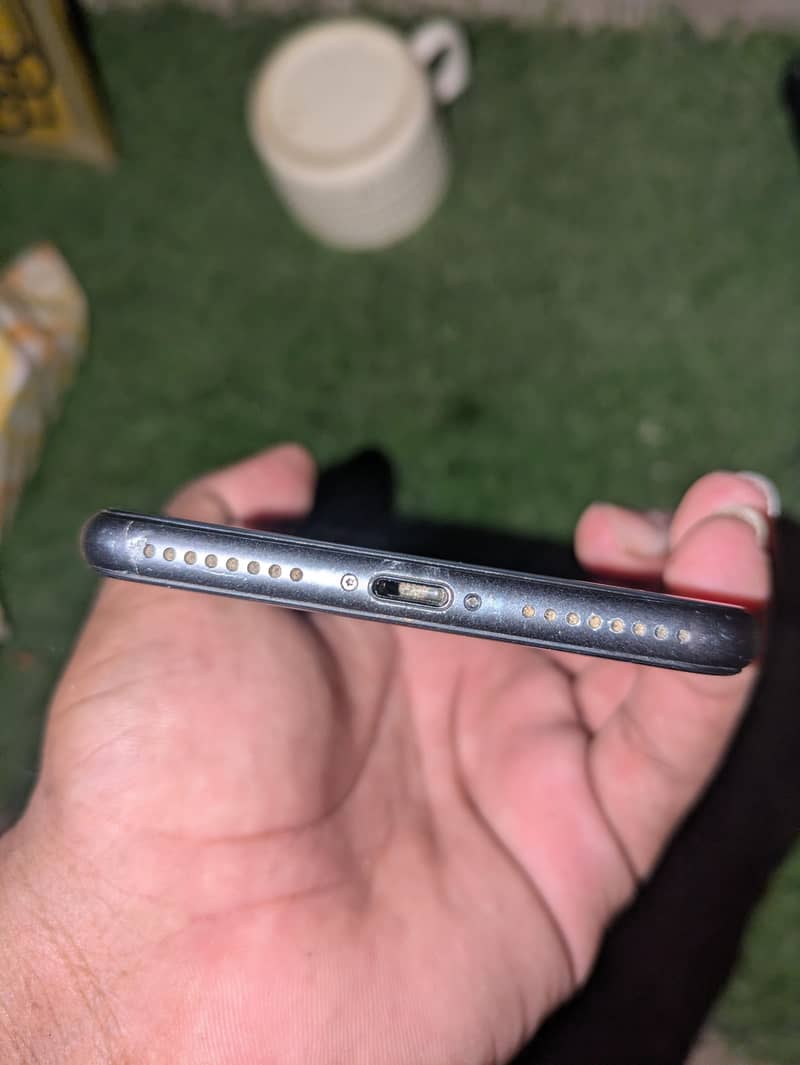 Apple iPhone 8 Plus 2