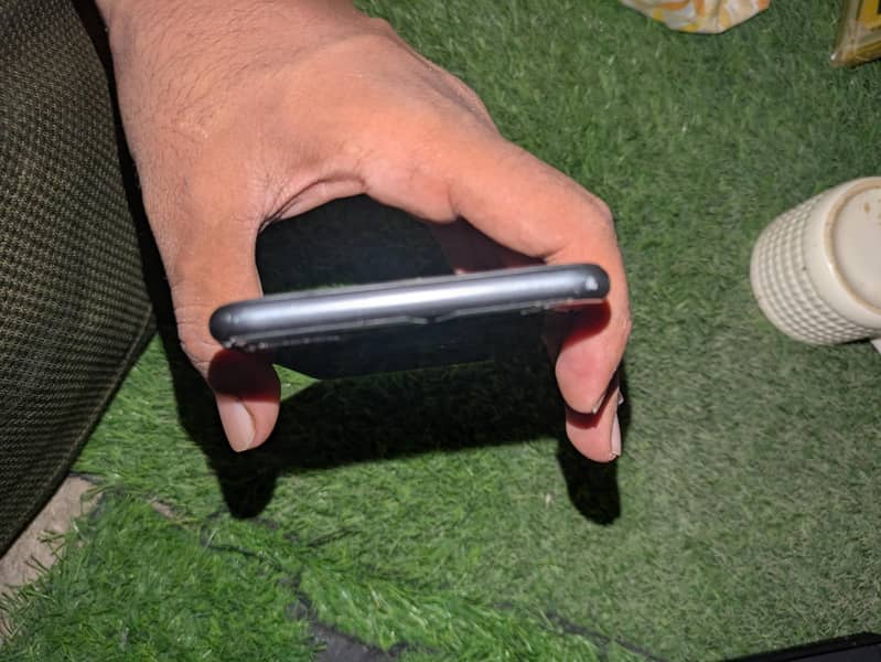 Apple iPhone 8 Plus 3