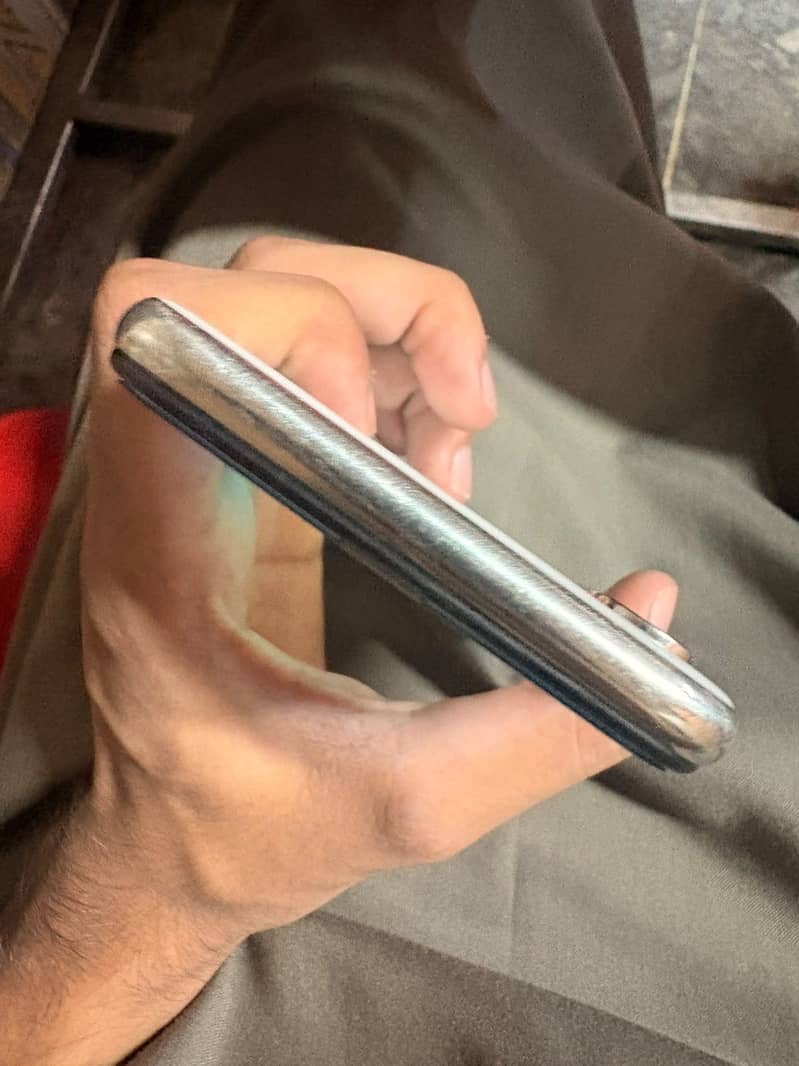 Apple iPhone X 3