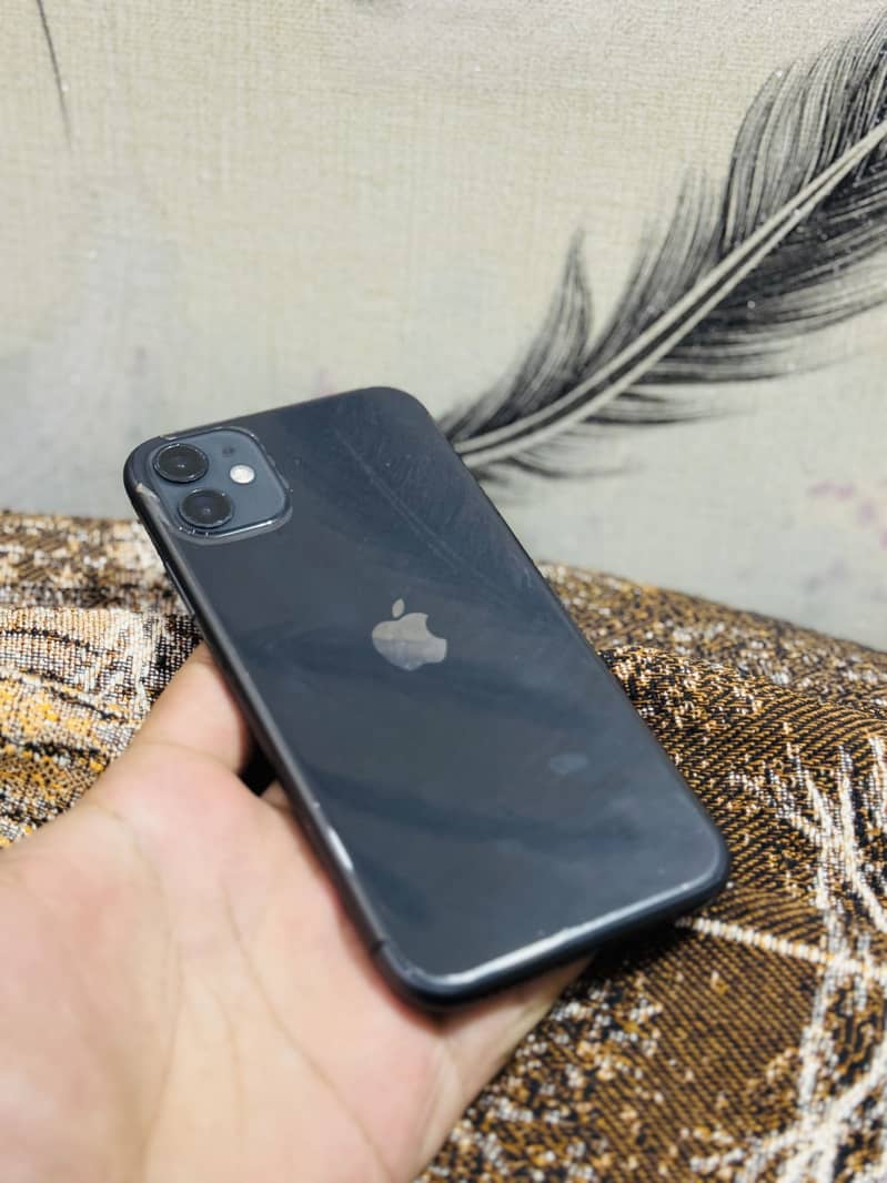 Apple iPhone 11 3