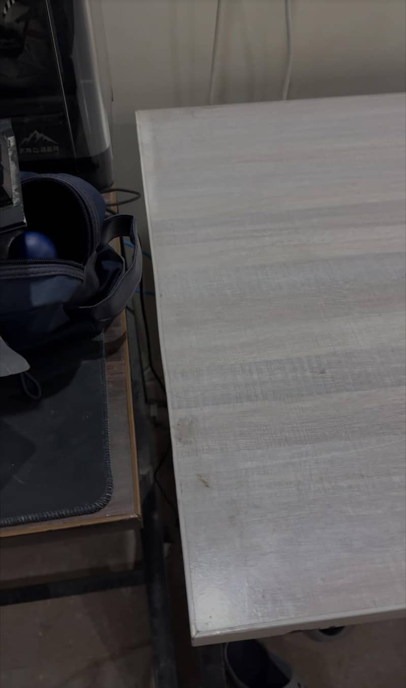 Computer Table 5