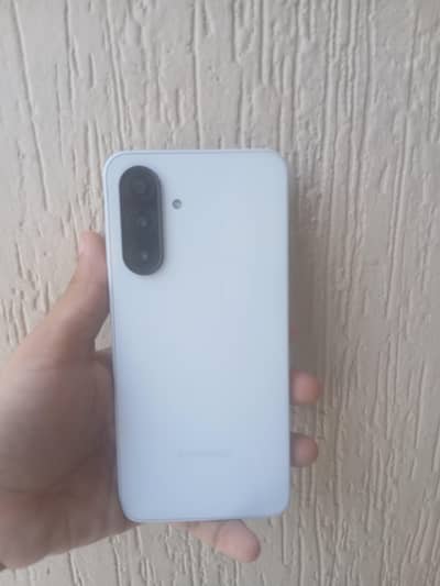 A26 5G (8GB/256GB) – Under Warranty! Condition: 10/10
