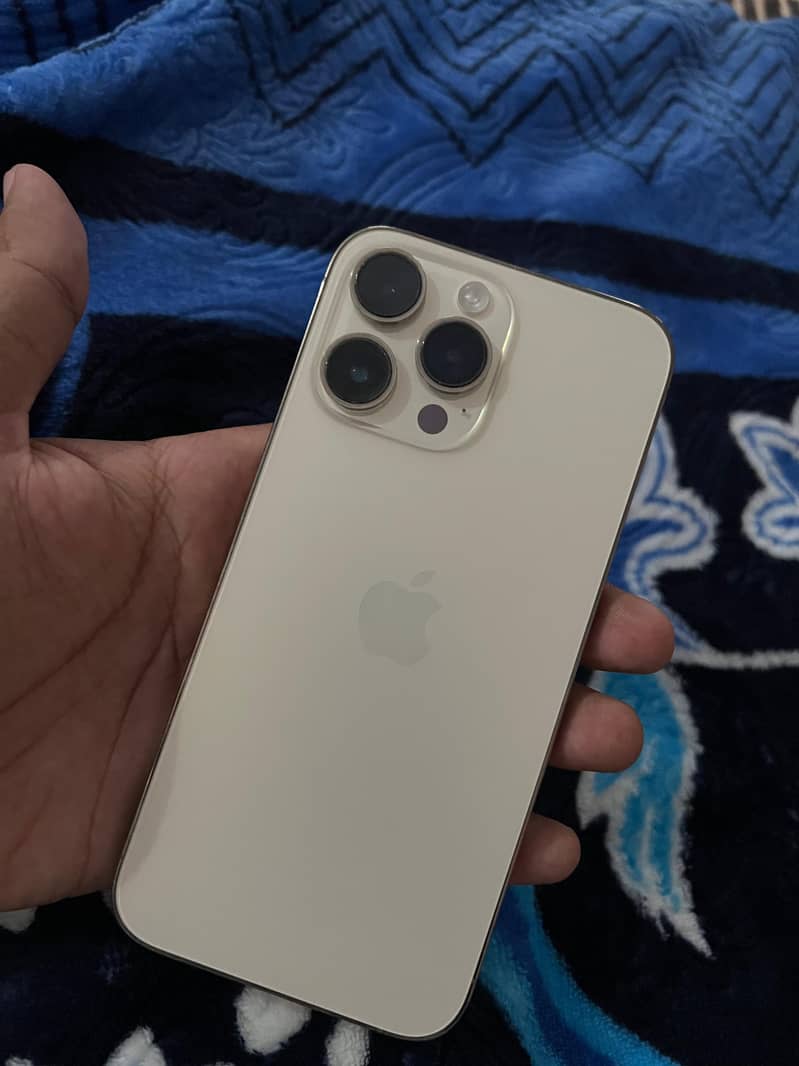 Apple iPhone 14 Pro Max 1