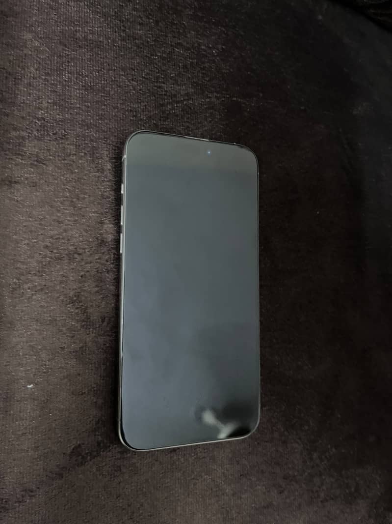 iPhone 15 Pro Max 1