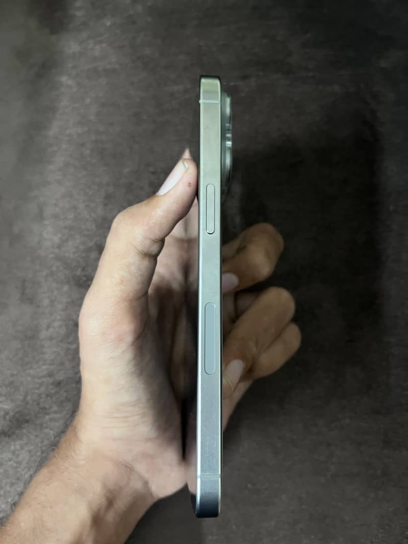 iPhone 15 Pro Max 7