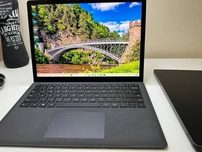 Microsoft Surface Laptop 2 i7-8650U 16GB 512GB 13.5 Laptop