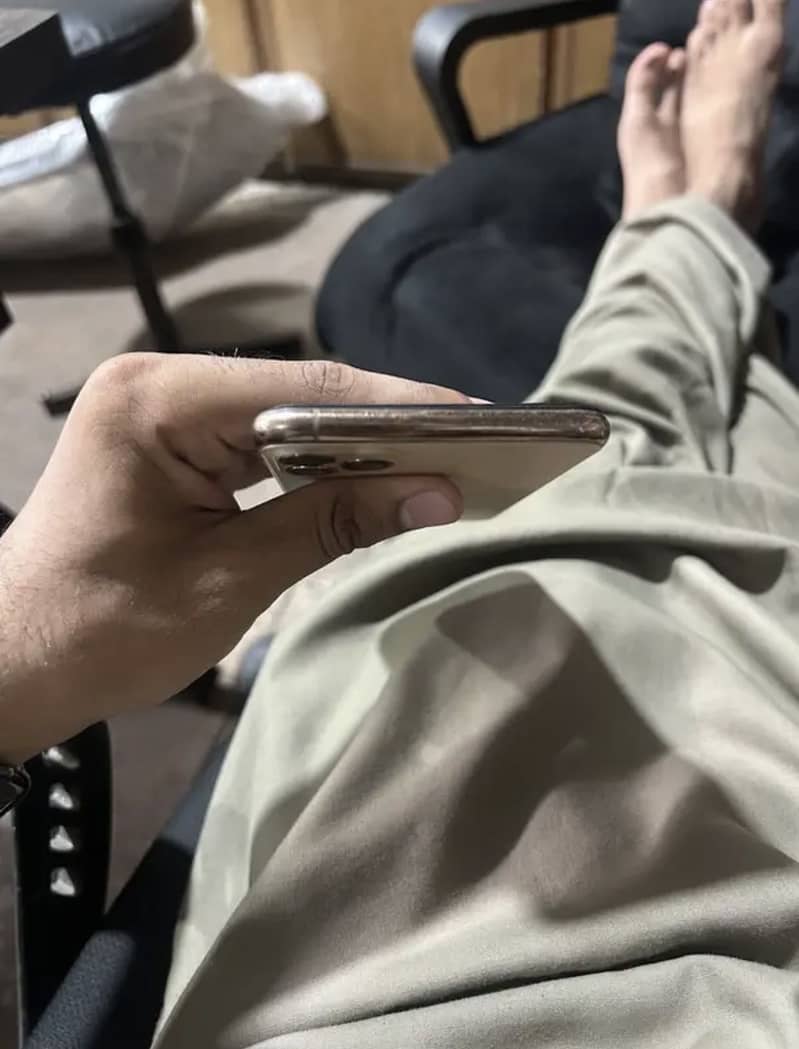 Apple iPhone 11 Pro Max 3