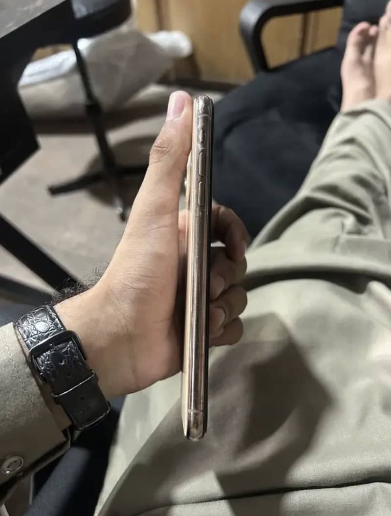Apple iPhone 11 Pro Max 5
