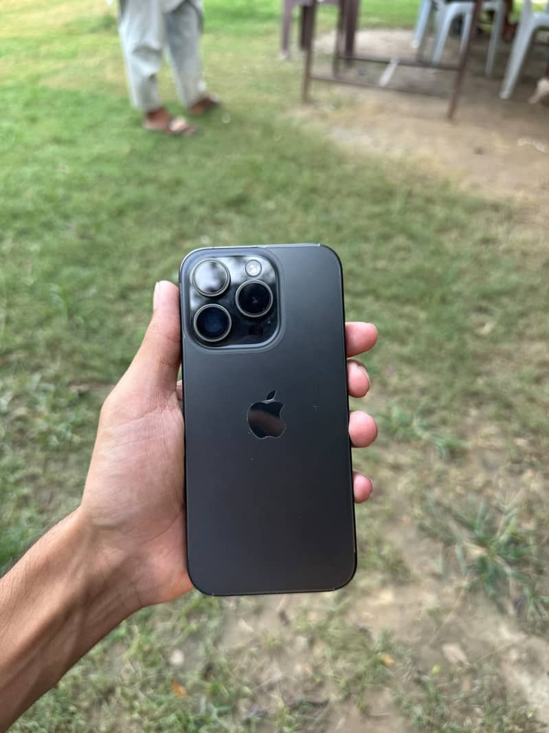 Apple iPhone 15 Pro 3