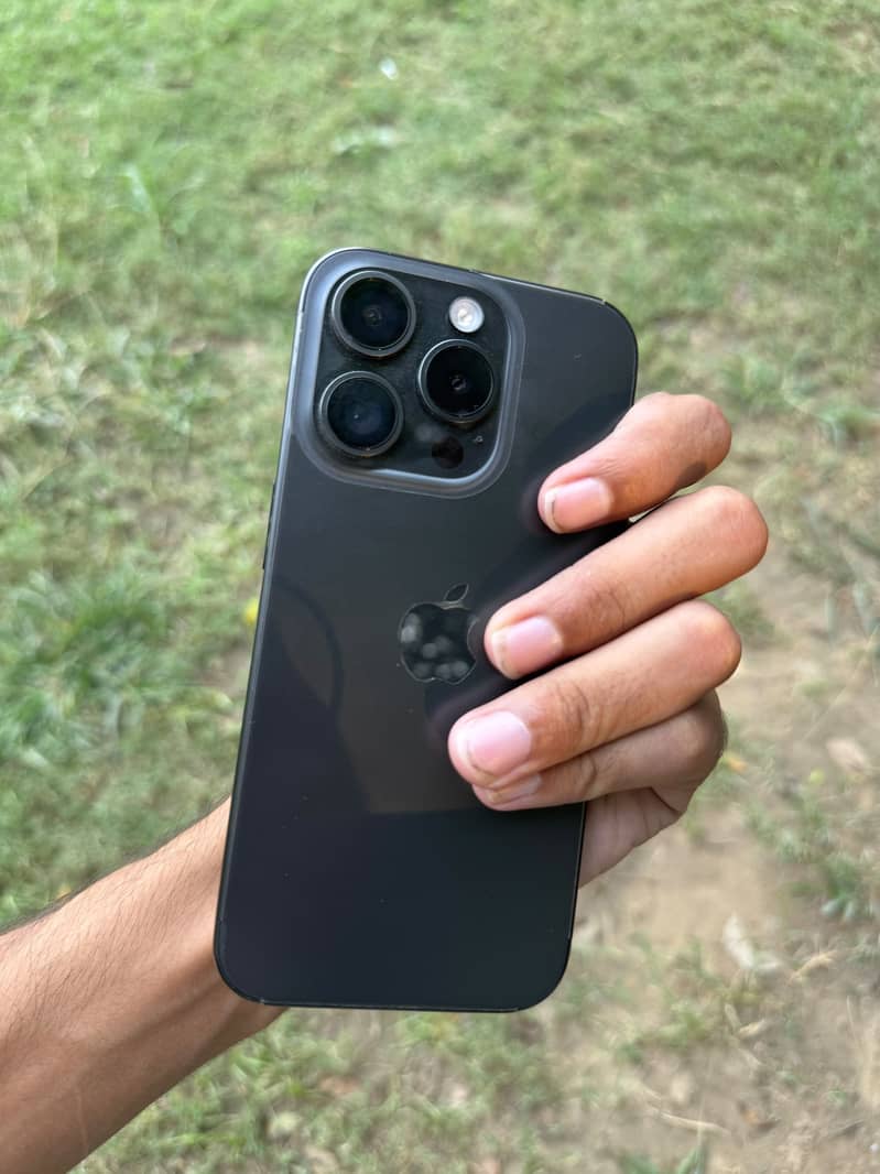 Apple iPhone 15 Pro 4