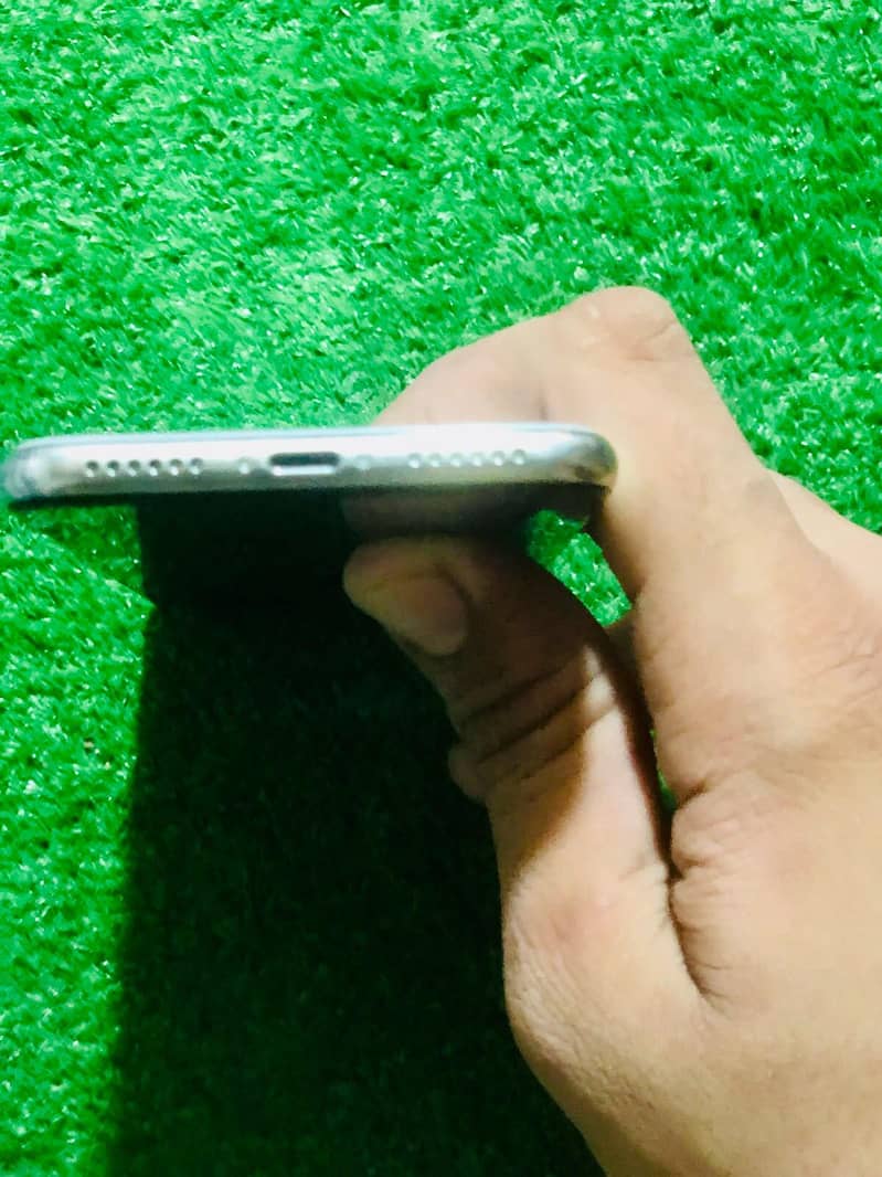 Apple iPhone X 3