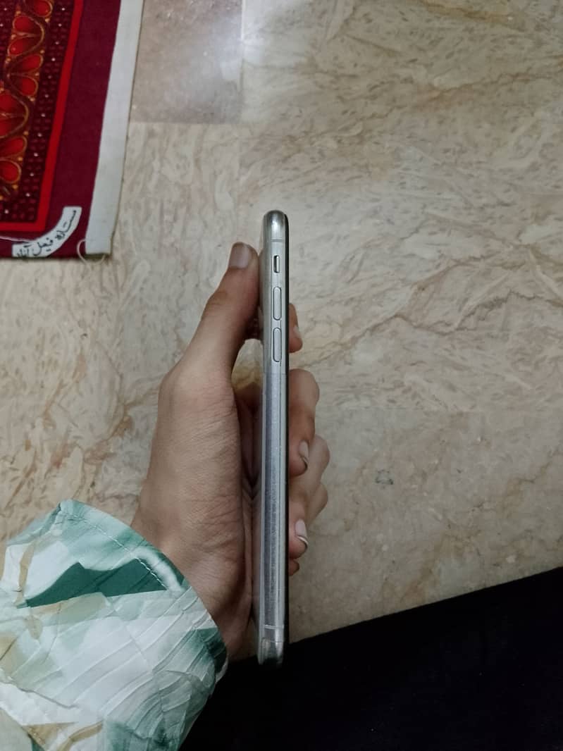 Apple iPhone X 3
