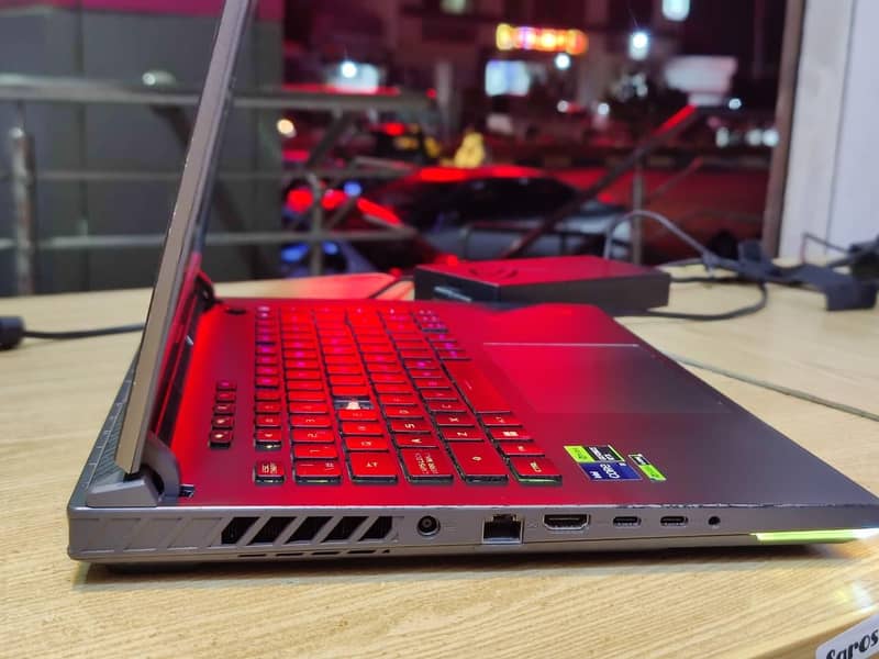 ASUS ROG STRIX 9