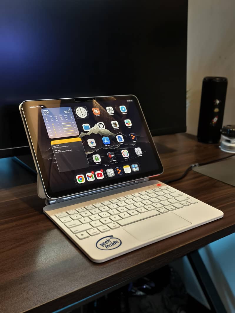 iPad Keyboard Case 0