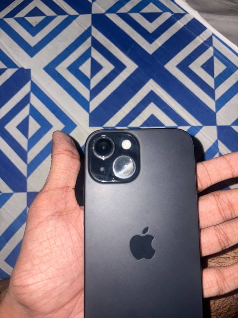 Apple iPhone 15 2
