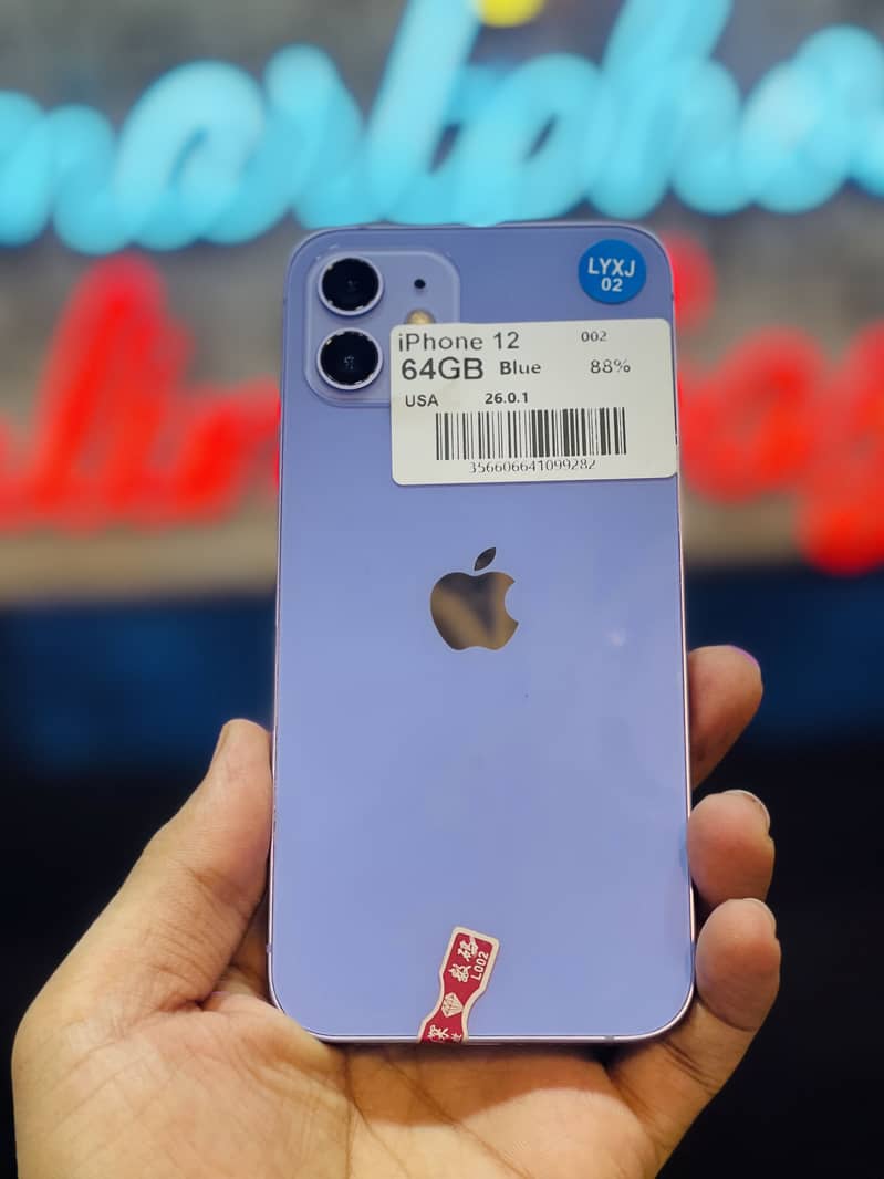 Apple iPhone 12 4