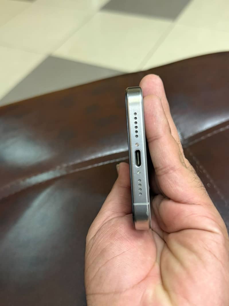 Apple iPhone 15 Pro Max 1