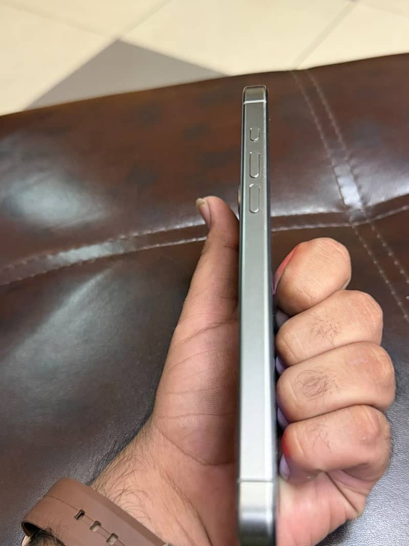 Apple iPhone 15 Pro Max 3