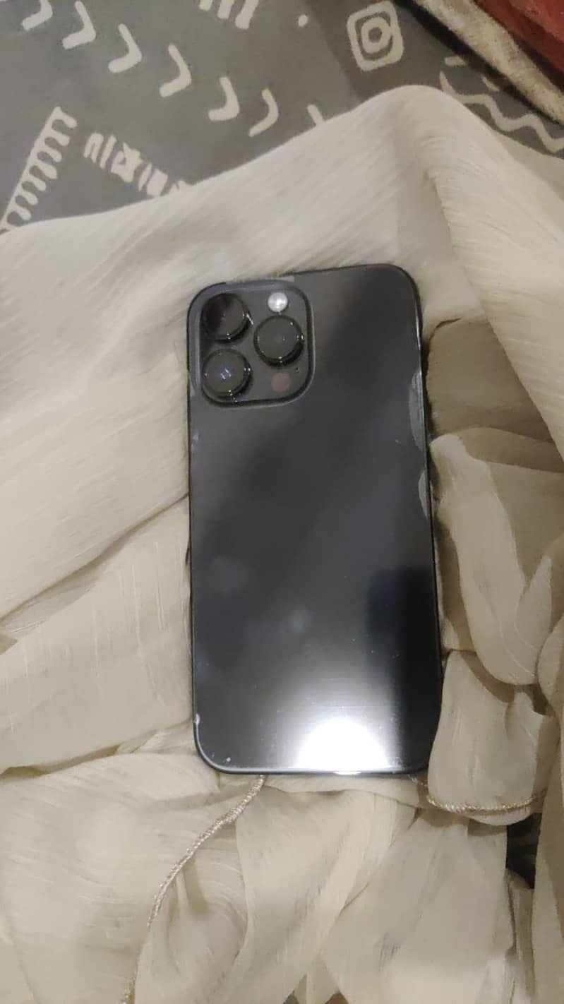 Apple iPhone 14 Pro Max 1