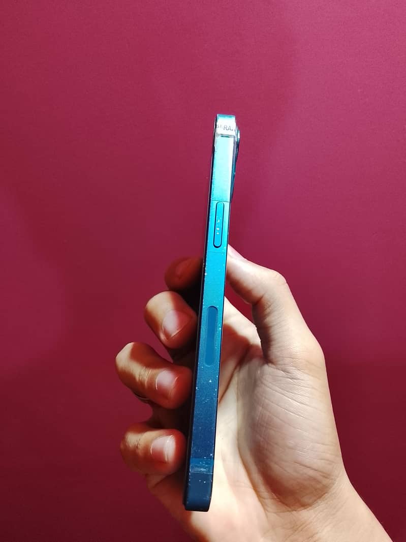 Apple iPhone 13 6