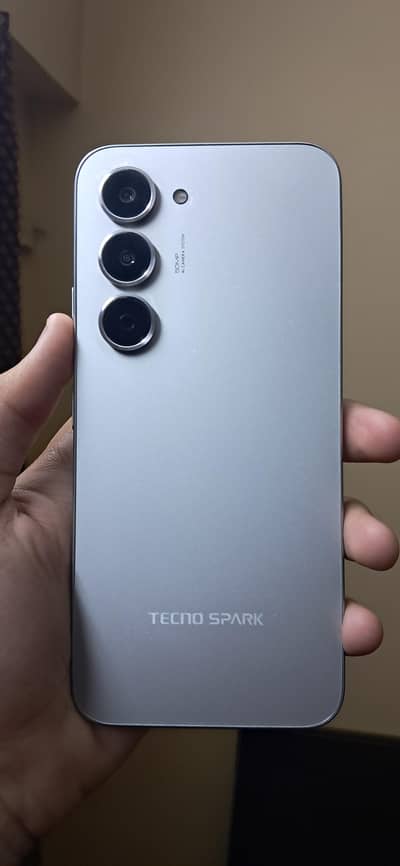 Tecno Spark 40 Pro