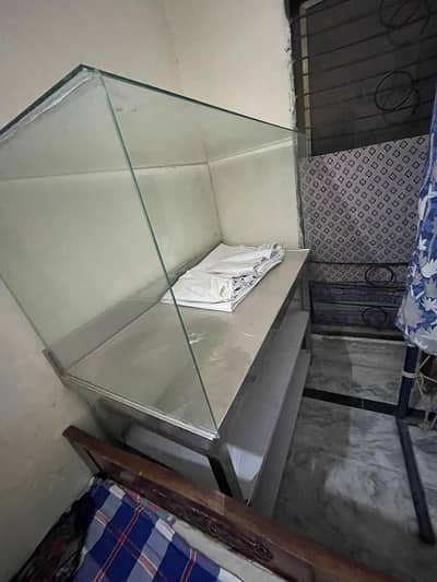 Stainless Steel Counter + Glass Box