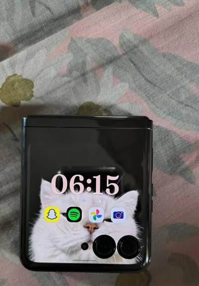 Motorola Razr 40 Ultra dual display