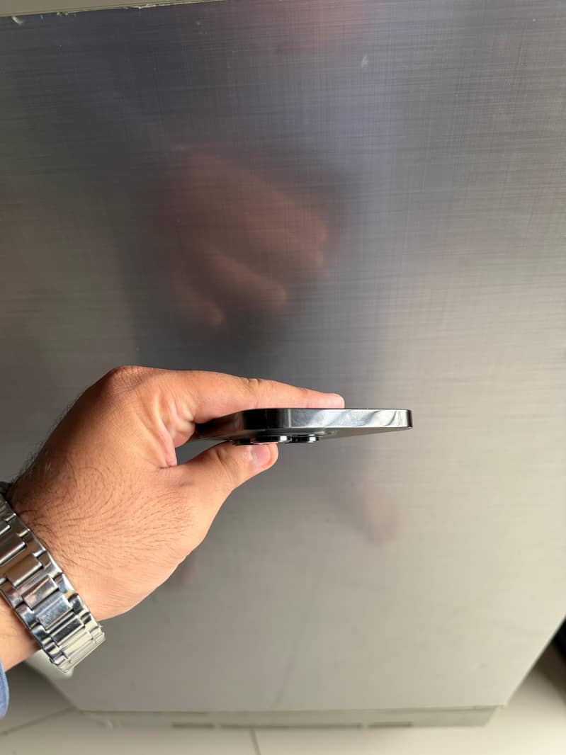 Apple iPhone 14 Pro Max 4