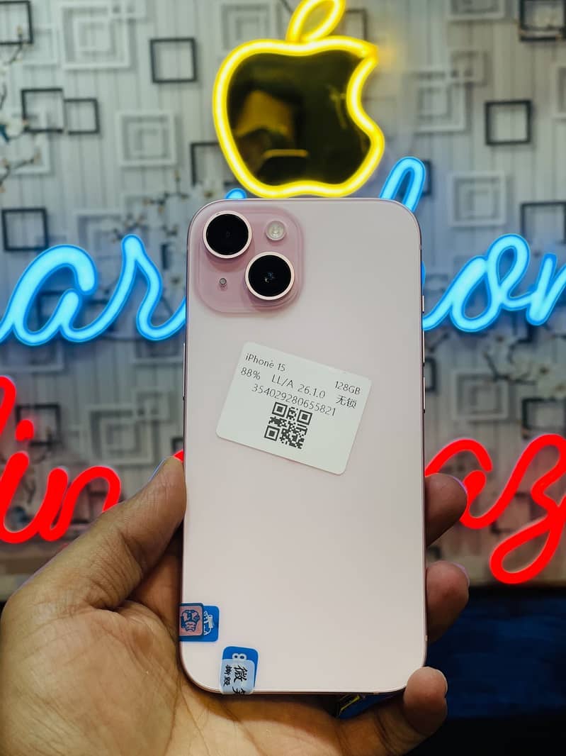 Apple iPhone 15 2
