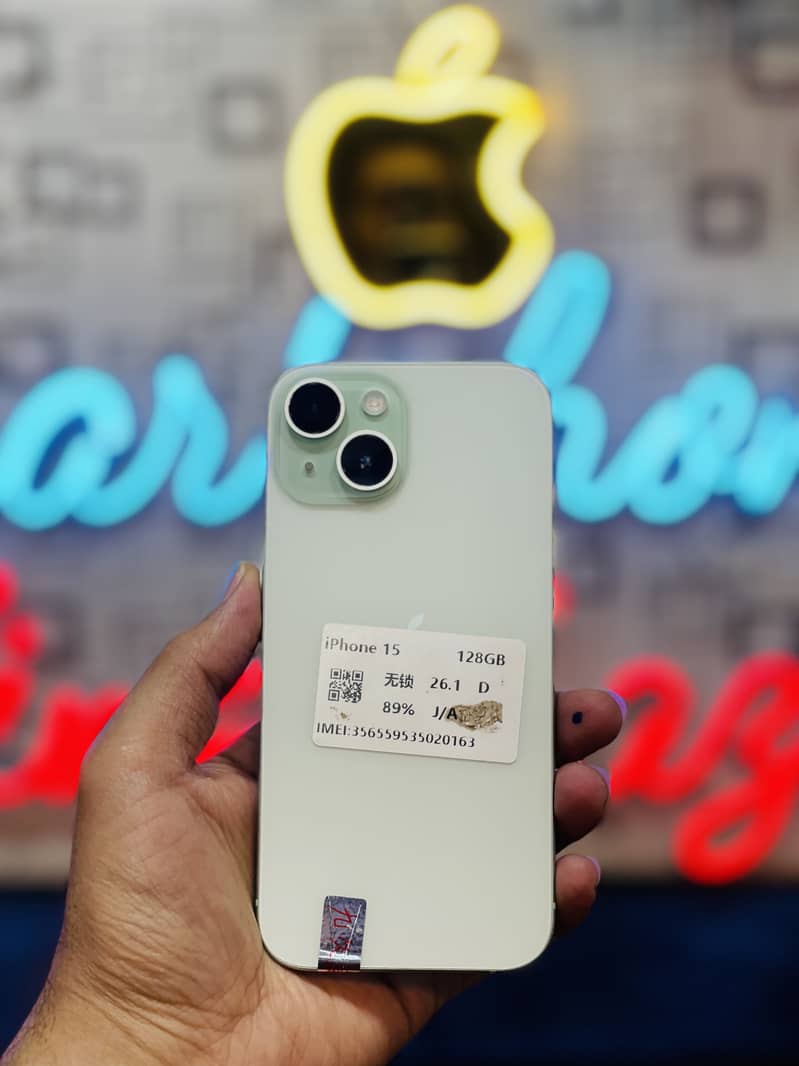 Apple iPhone 15 4