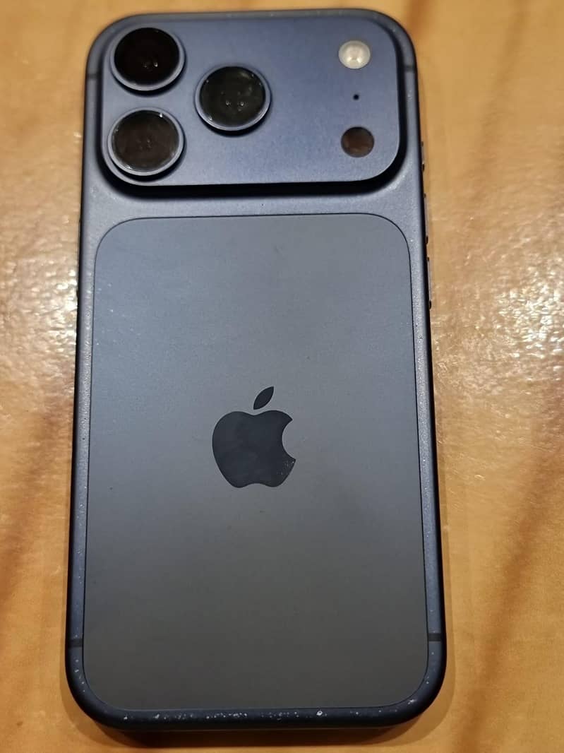 Apple iPhone 17 Pro 3