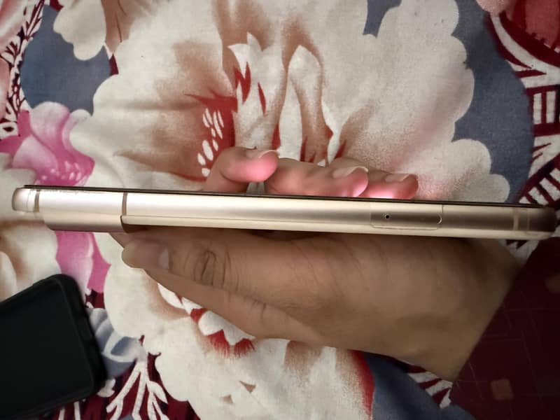 Google Pixel 8 7