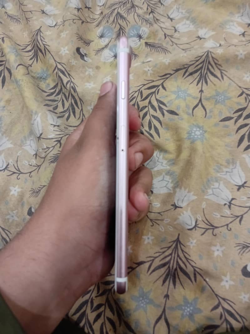 Apple iPhone 7 Plus 2