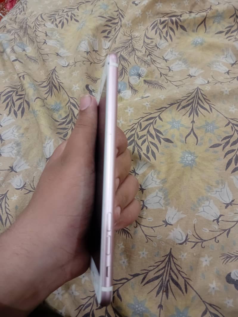 Apple iPhone 7 Plus 4