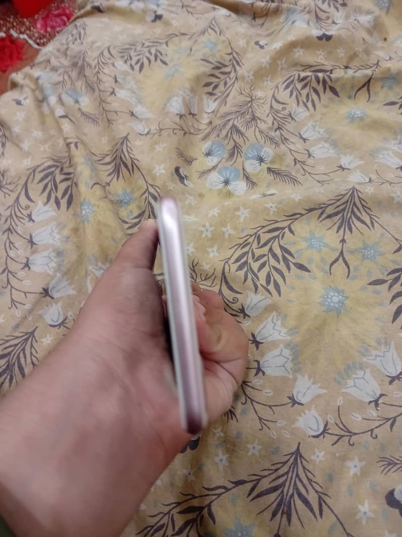 Apple iPhone 7 Plus 5