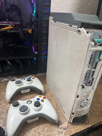 Xbox 360 250GB + 20 Installed Games + 2 Wireless Controllers
