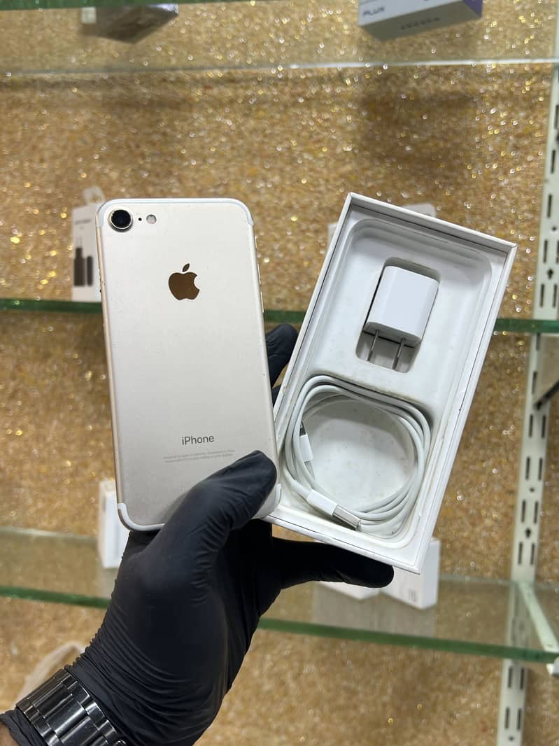 Apple iPhone 7 0