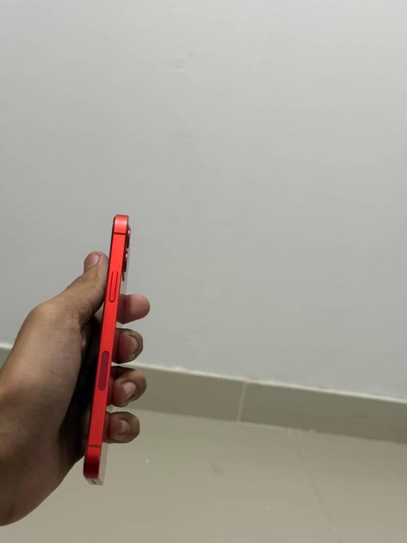 Apple iPhone 12 4