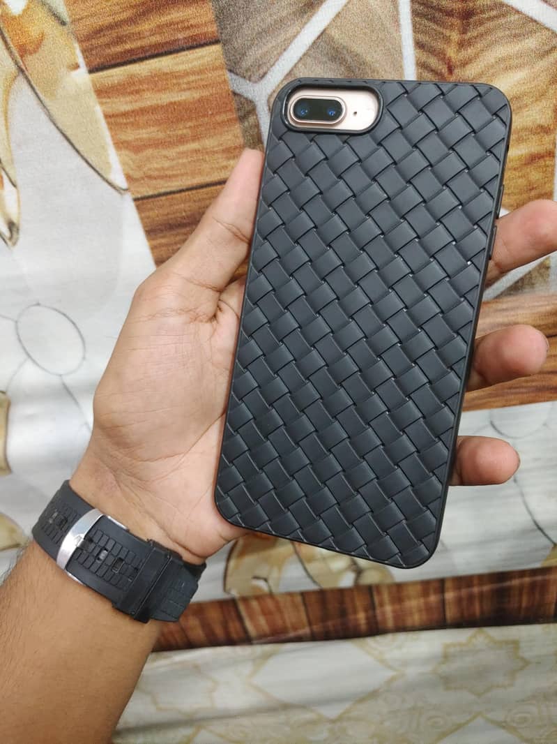 Apple iPhone 8 Plus 1