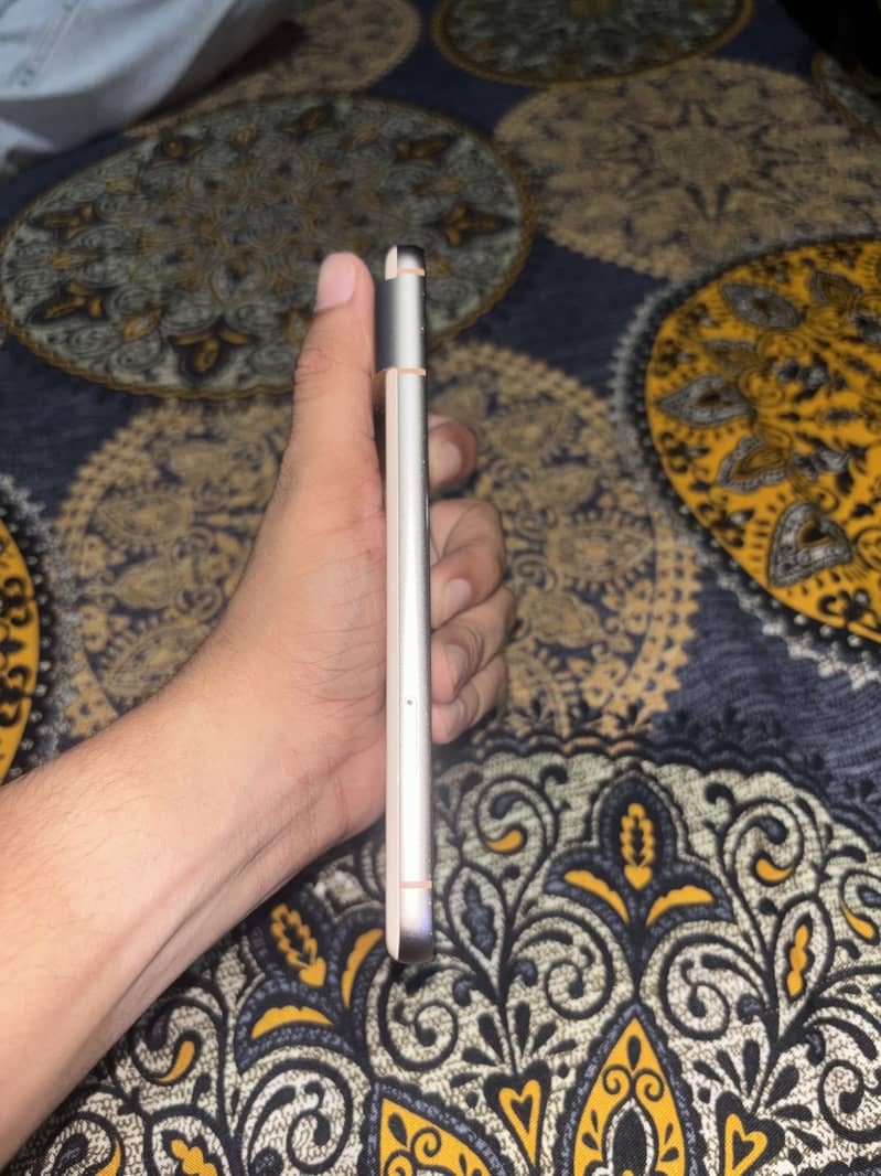 Google Pixel 8 2