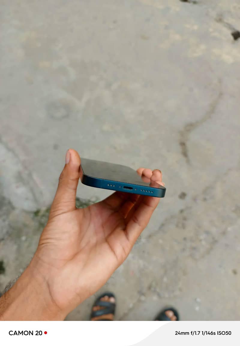 Apple iPhone 13 1
