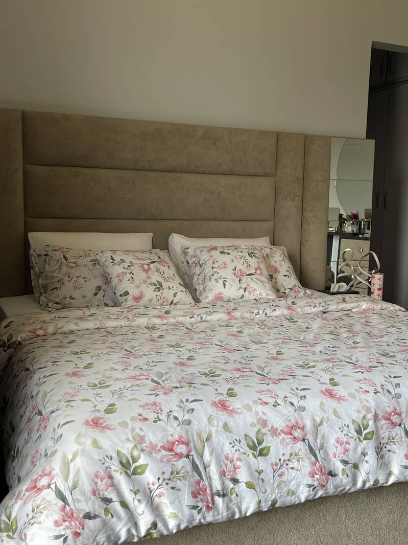 King sized bed 2