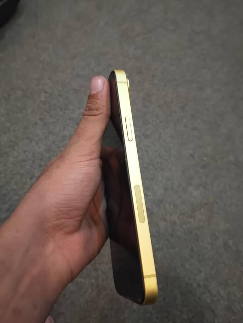 Apple iPhone 14 plus 3