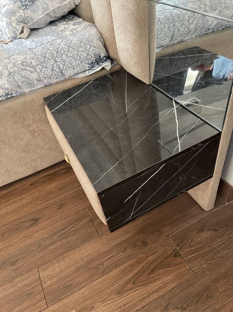 King sized bed 3